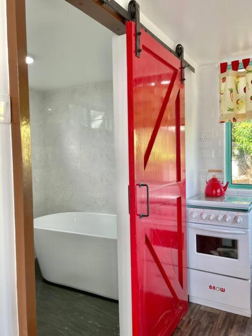 Sea Kecil Tiny House Near Jetty Of Kuala Besut Villa Kampong Nail Екстериор снимка