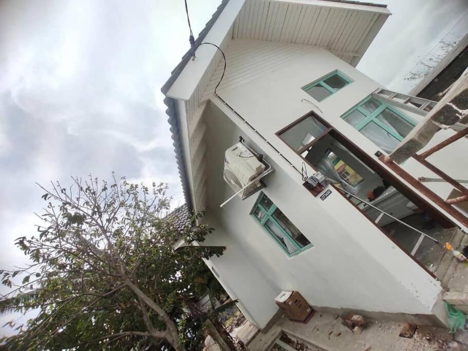 Sea Kecil Tiny House Near Jetty Of Kuala Besut Villa Kampong Nail Екстериор снимка